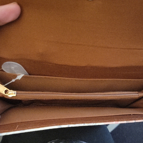 Fiorelli Floral Wallet - NWT - Picture 3 of 3